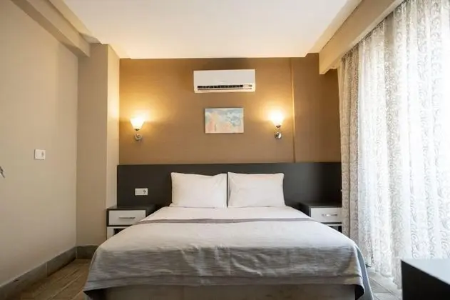Bone Apart Otel