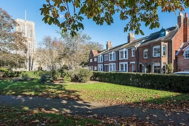 Bonheur, 16 Bartholomew Green, Southwold