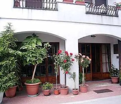 Hotel Boni Cerri - Dış Mekan