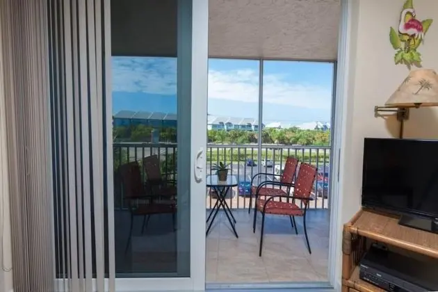 Bonita Beach Tennis Club Condo - Oda