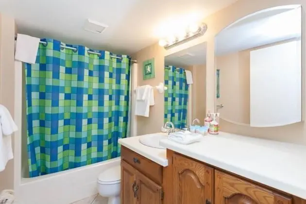 Bonita Beach Tennis Unit 1702 - Oda