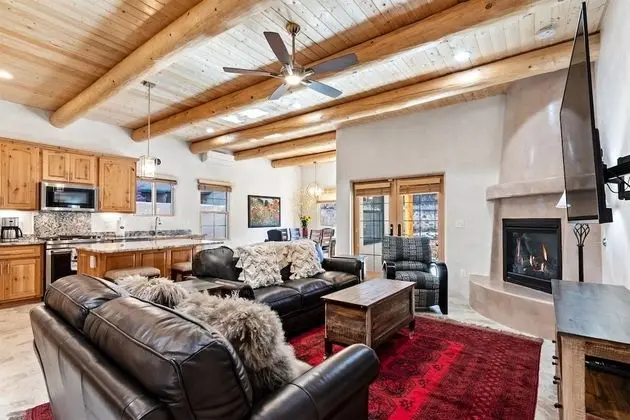 Bonita - Stunning Contemporary Home, Six Blocks From The Plaza - Oda Düzeni