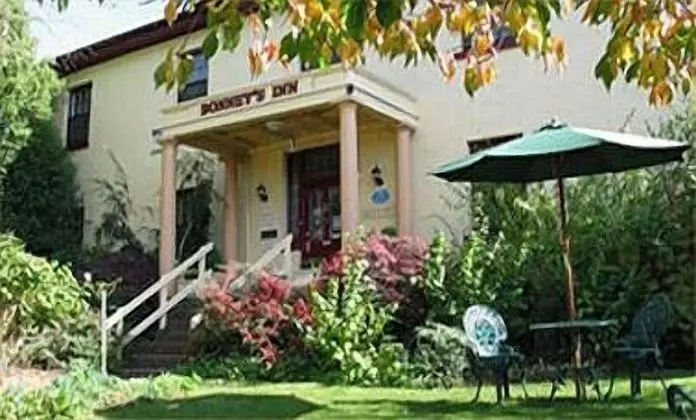 Bonney's Inn Bed & Breakfast - CLOSED
