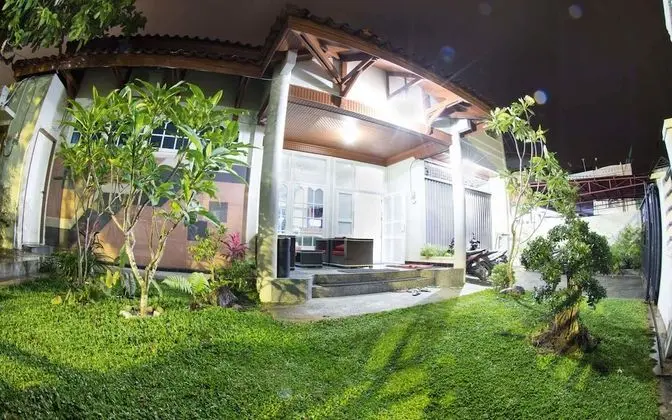 Bonsai Surf Lodge