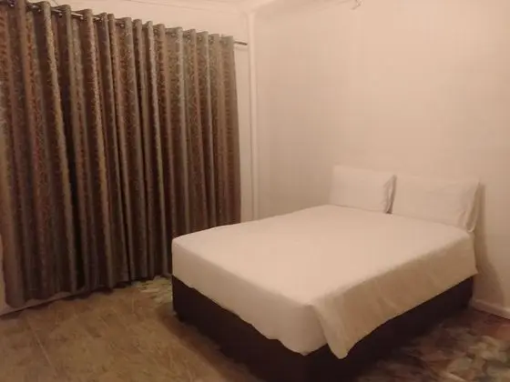 Booked Easy Guest House CT Airport - Oda