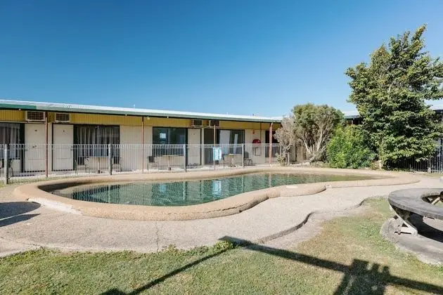 Boomerang Motor Hotel - Havuz