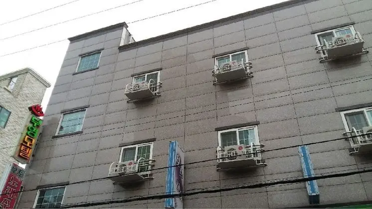 Booyoung Motel