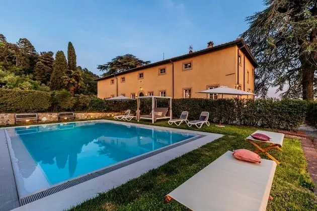 Villa Borbone in Pieve Santo Stefano a Luxury Renaissance Panoramic 9 Bedrooms Retreat Villa With Private Pool - Oda