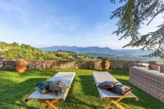 Villa Borbone in Pieve Santo Stefano a Luxury Renaissance Panoramic 9 Bedrooms Retreat Villa With Private Pool - Oda
