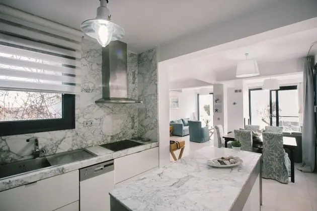 Borealis Sea Front Villa - Mutfak