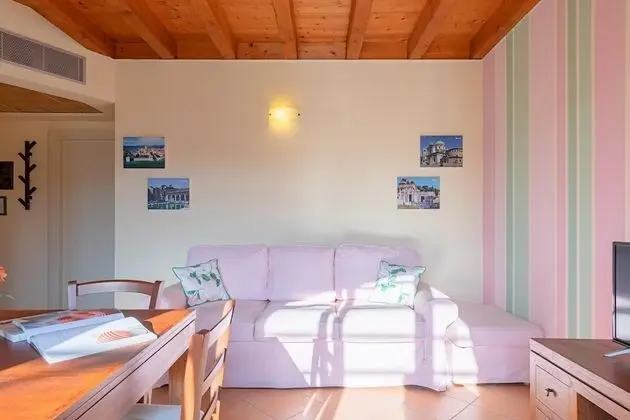 Borgo del Torchio A14 con Piscina by Wonderful Italy - Oda