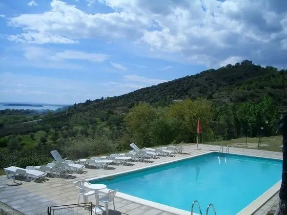 Borgo Monteluce - Havuz