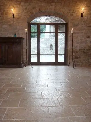 Borgo Storico Cisterna - Lobi