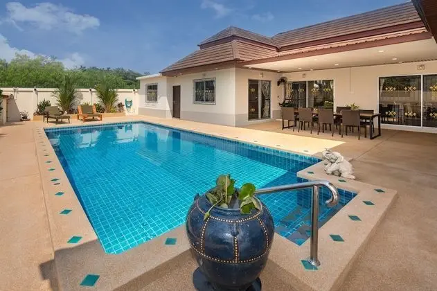 Villa Bos Near the Beach of Jomtien