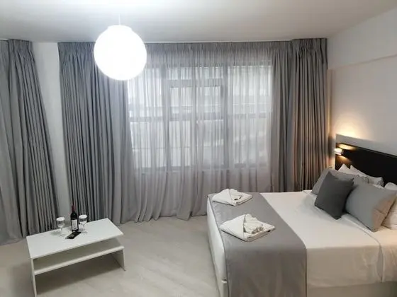 BOSS BOUTIQUE ATHENS - Öne Çıkan Resim