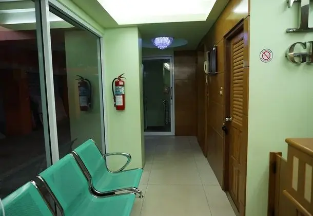 The Boss Grand Tower Hotel - Lobi