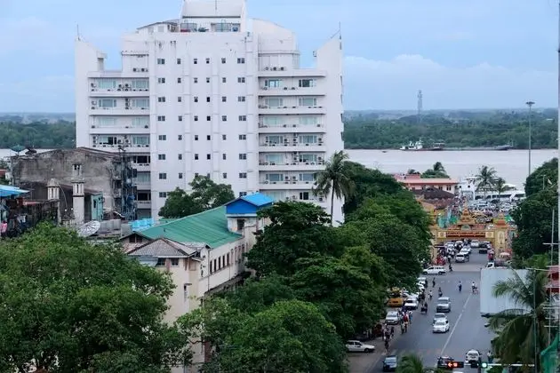 Botahtaung Hotel