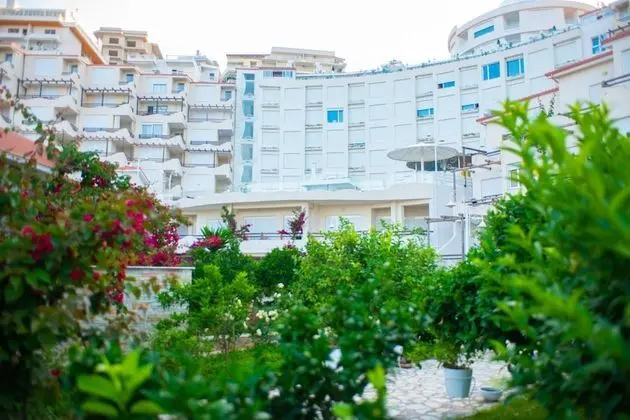 Bougainville Bay Hotel - Dış Mekan