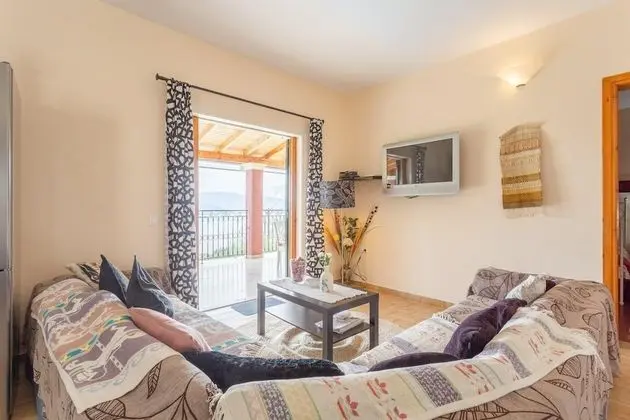 Bougainvillea Large Private Pool Walk to Beach Sea Views A C Wifi Car Not Required Eco-friend - 195 - Oda