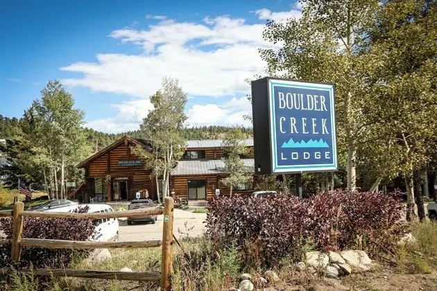 The Boulder Creek Lodge - Dış Mekan