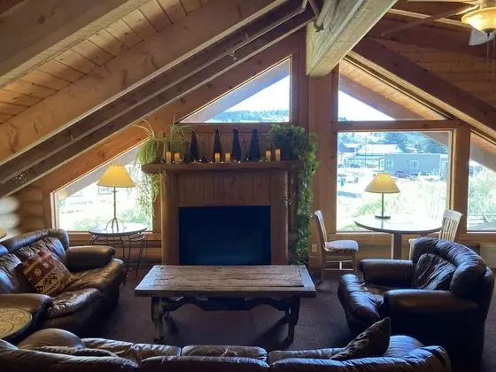The Boulder Creek Lodge - Lobi