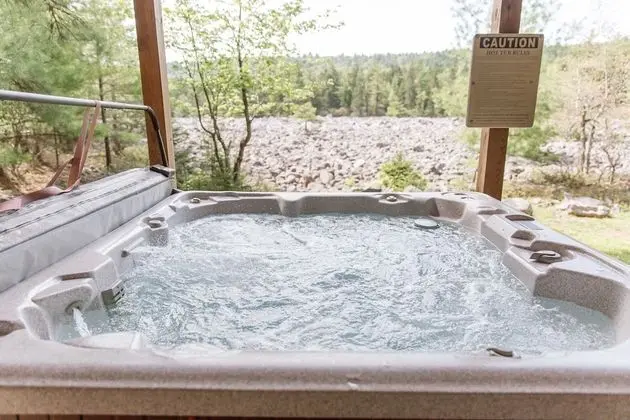 Boulder Field Lodge ~ HOT TUB ~ Free Linens - Spa