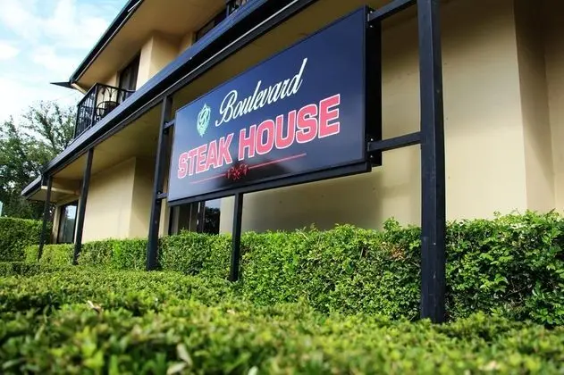 Boulevard Motor Inn