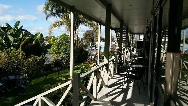 Bounty Inn