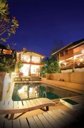Bounty Resort - Havuz