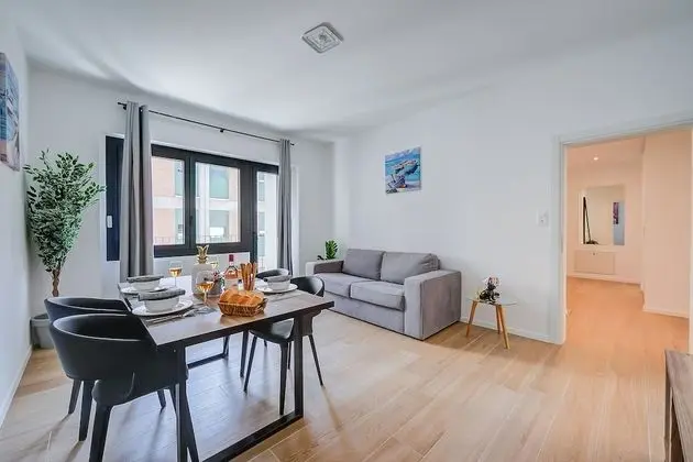 Boutique Apartment 10