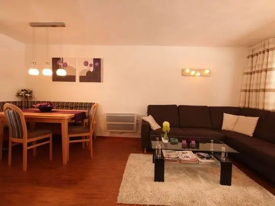 Boutique Apartment in Brixen With Mountain View - Oda Düzeni