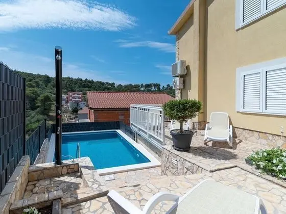 Boutique Apartment With Garden in Trogir