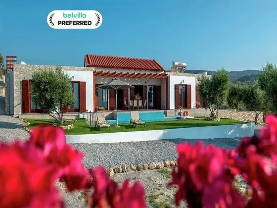 Boutique Villa in Arkadi With Pool and Deck Chairs