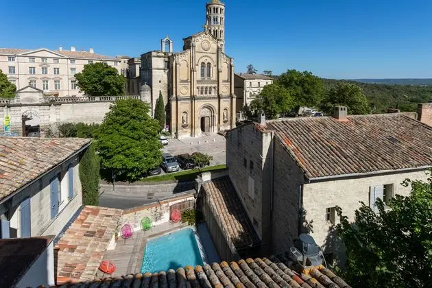 BOUTIQUE HOTEL ENTRAIGUES