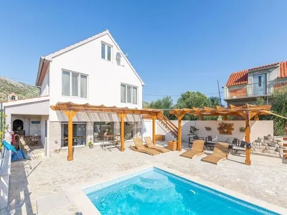 Boutique Holiday Home in Donje Polje With Pool - Havuz