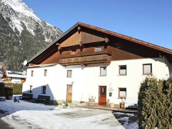 Boutique Holiday Home in Längenfeld near Ski Bus Stop - Dış Mekan