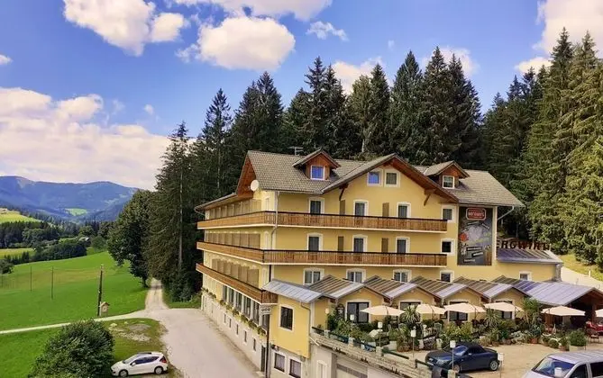 Boutique-Hotel LiebesNesterl Bergwirt - 1