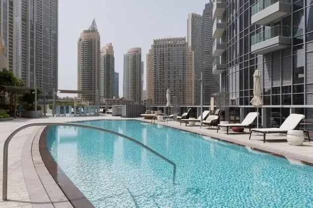Boutique Living - Opera 3704 - Havuz