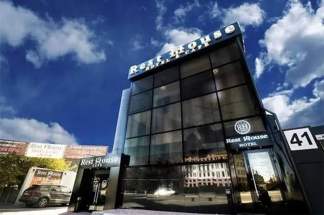 Boutique-Hotel Rest House - Dış Mekan