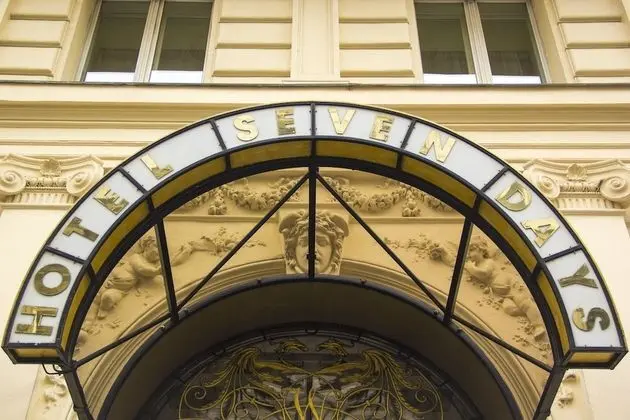 Boutique Hotel Seven Days Prague - Dış Mekan