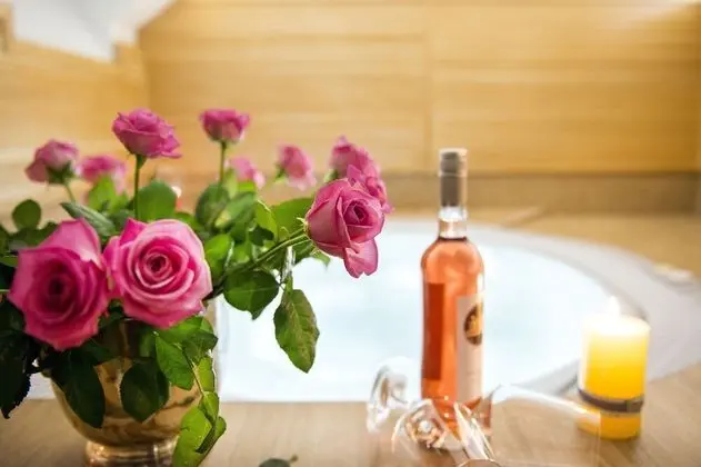 Boutique Hotel Seven Days Prague - Havuz