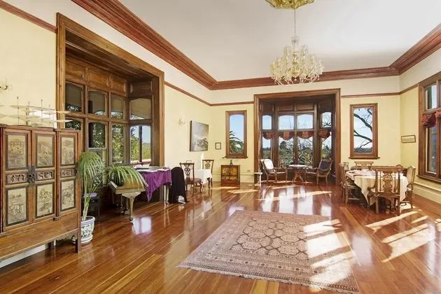 Boutique Hotel Warwick House - Yerinde Yemek