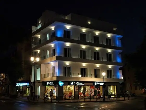 Boutique X - Dış Mekan