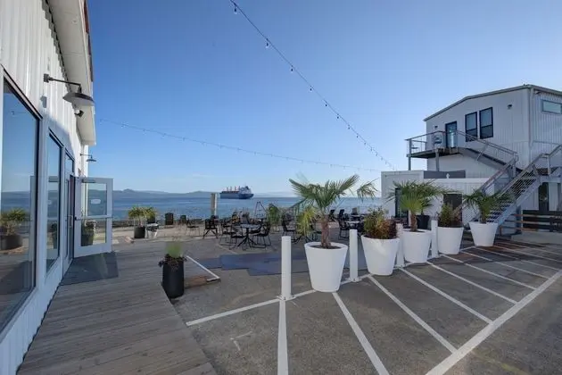 Bowline Hotel