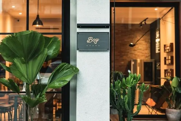 Boy Apartment - Öne Çıkan Resim