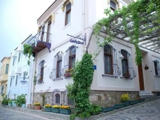 Bozcaada Fahri Hotel