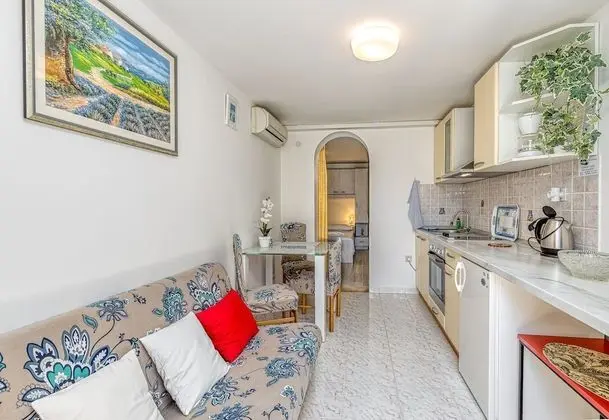 Bra? Island Suite Mladineo A4 - Oda Düzeni