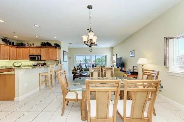 Bradenton Beach Club Bliss w/ Hot Tub & Private Beach Access by Amibr - Mutfak