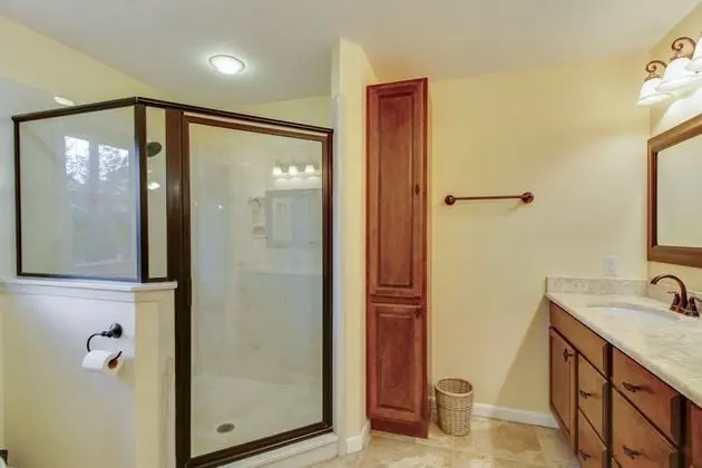 Bradley Circle 9 - Banyo Tipleri
