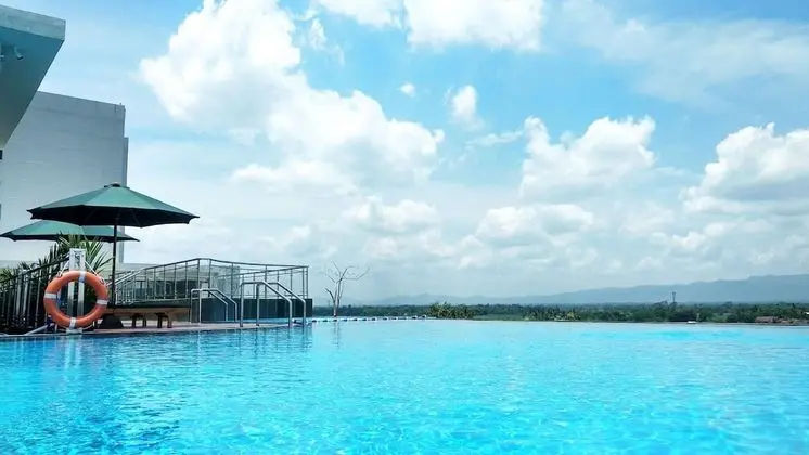 Braling Grand Hotel Purbalingga by Azana - Havuz